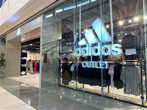 Adidas Outlet: 